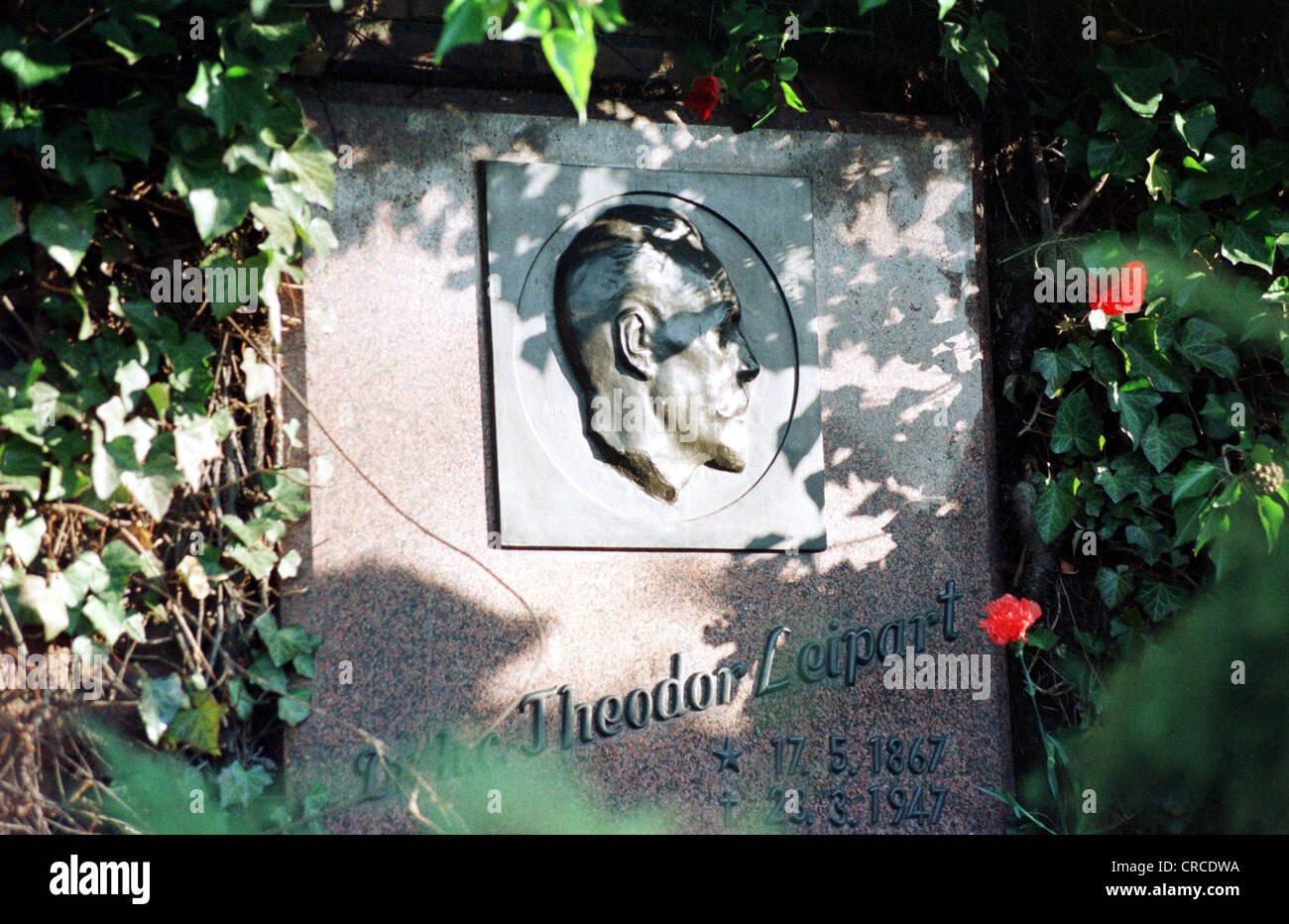 Berlin, urn grave of Theodor Leipart unionist Stock Photo