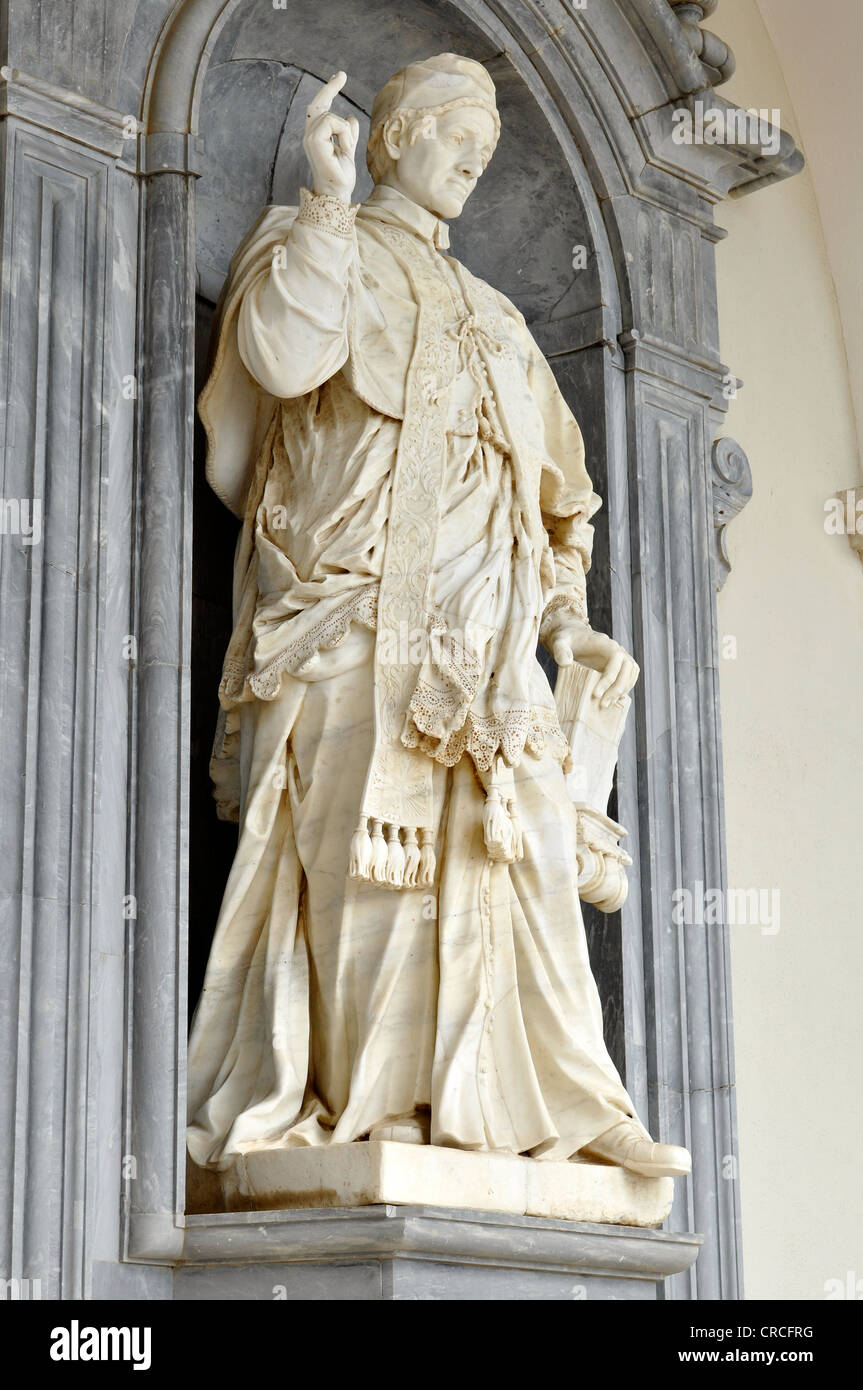 Marble statue of Pope Urban V by P. Campi of Carrara, in the portico of the Benedictine abbey of Montecassino, Monte Cassino Stock Photo