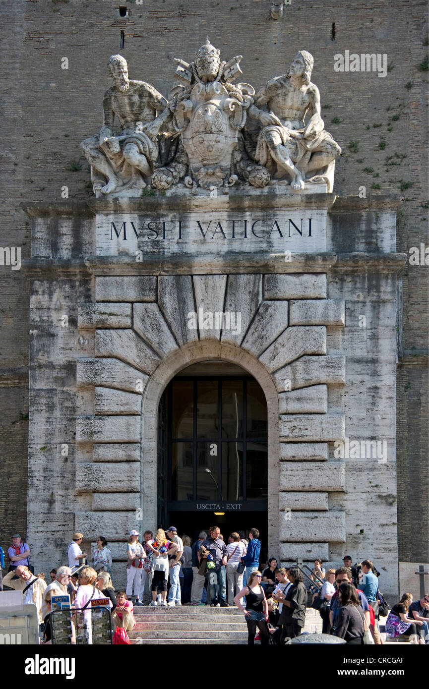 Portal to the Vatican Museums with statues of saints on the coat of arms of Pope Pius XI, Vatican Walls, Vatican City, Rome Stock Photo