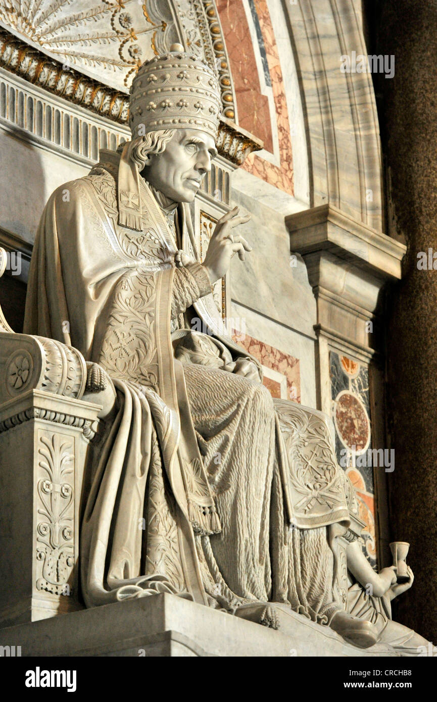 Monument to Pope Pius VII, St. Peter's Basilica, Vatican City, Rome, Lazio region, Italy, Europe Stock Photo