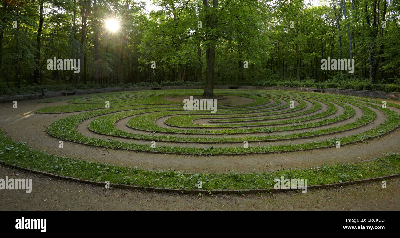 Turf labyrinth hires stock photography and images Alamy