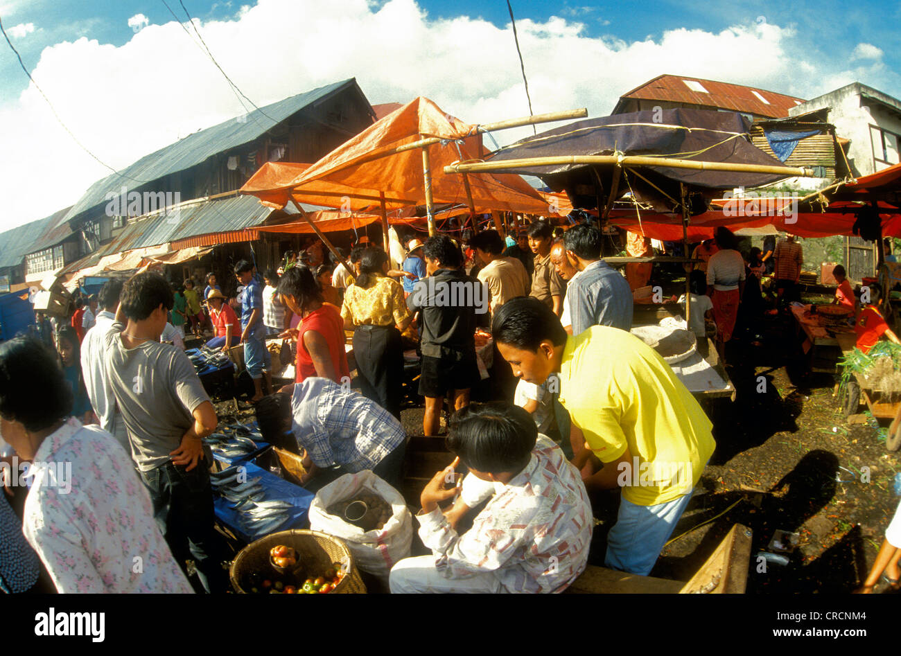 saturday market and local people trading in the village of Tomahon, close to Manado, Indonesia, Sulawesi Stock Photo