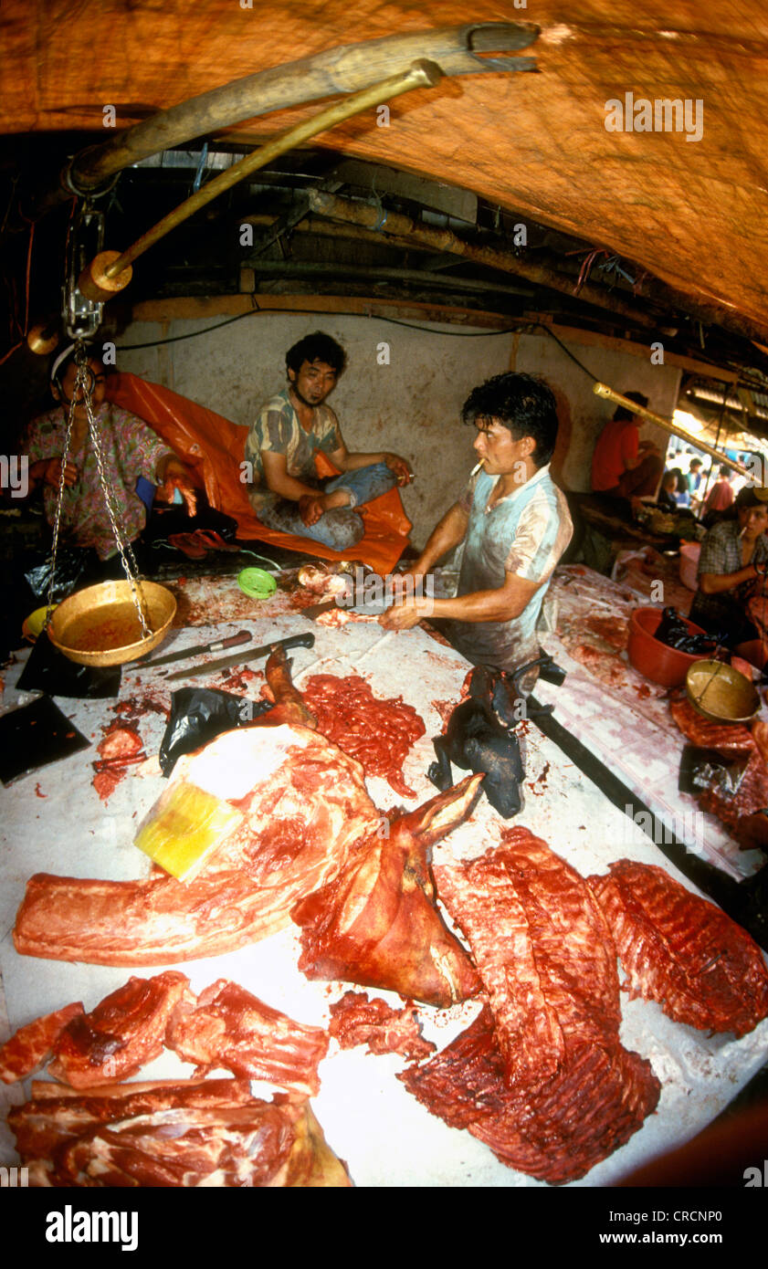 saturday market and local people trading in the village of Tomahon, close to Manado, Indonesia, Sulawesi Stock Photo