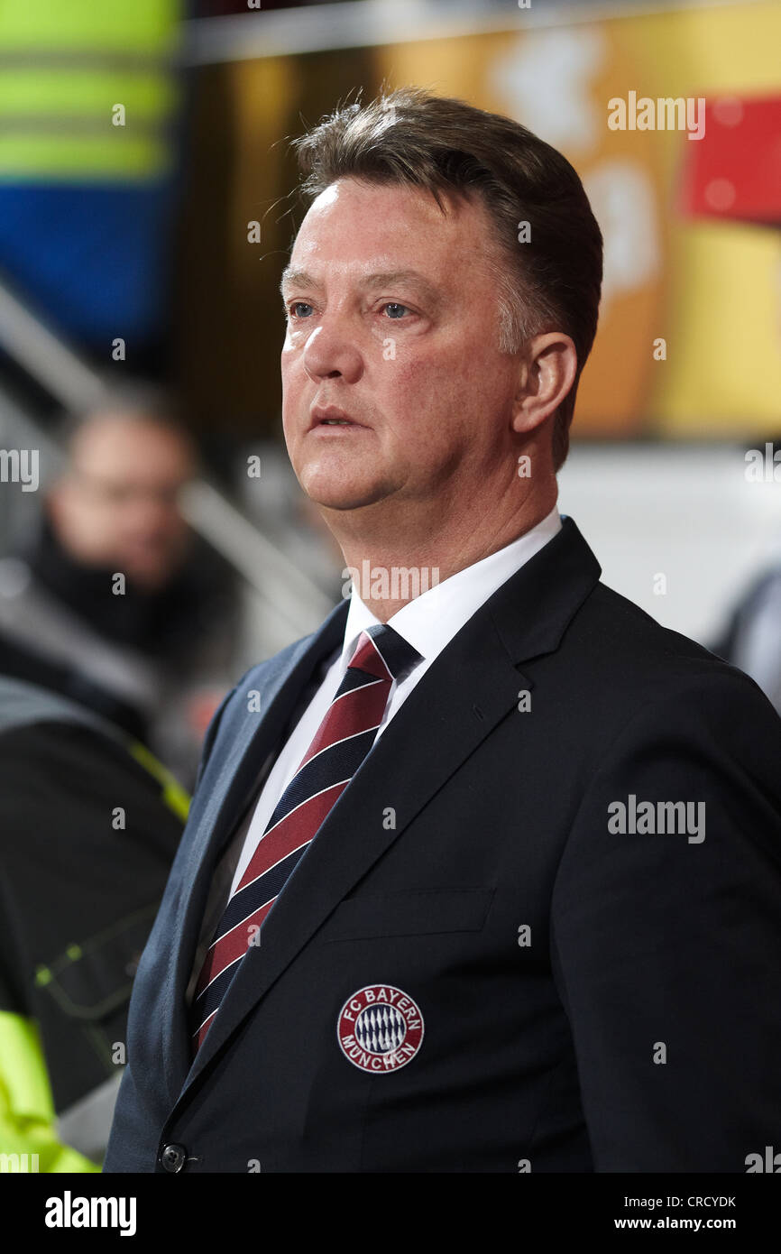 Louis van Gaal, coach of FC Bayern-Muenchen, Bruchweg Stadium, Mainz, Rhineland-Palatinate, Germany, Europe Stock Photo