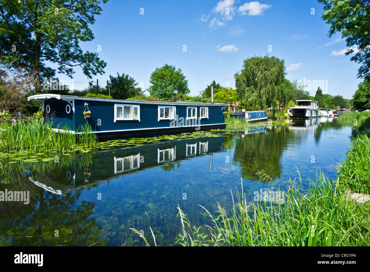 Narrow boats barges and houseboats on the Erewash canal at Sawley near Long Eaton, Derbyshire, England, GB, UK, EU, Europe Stock Photo