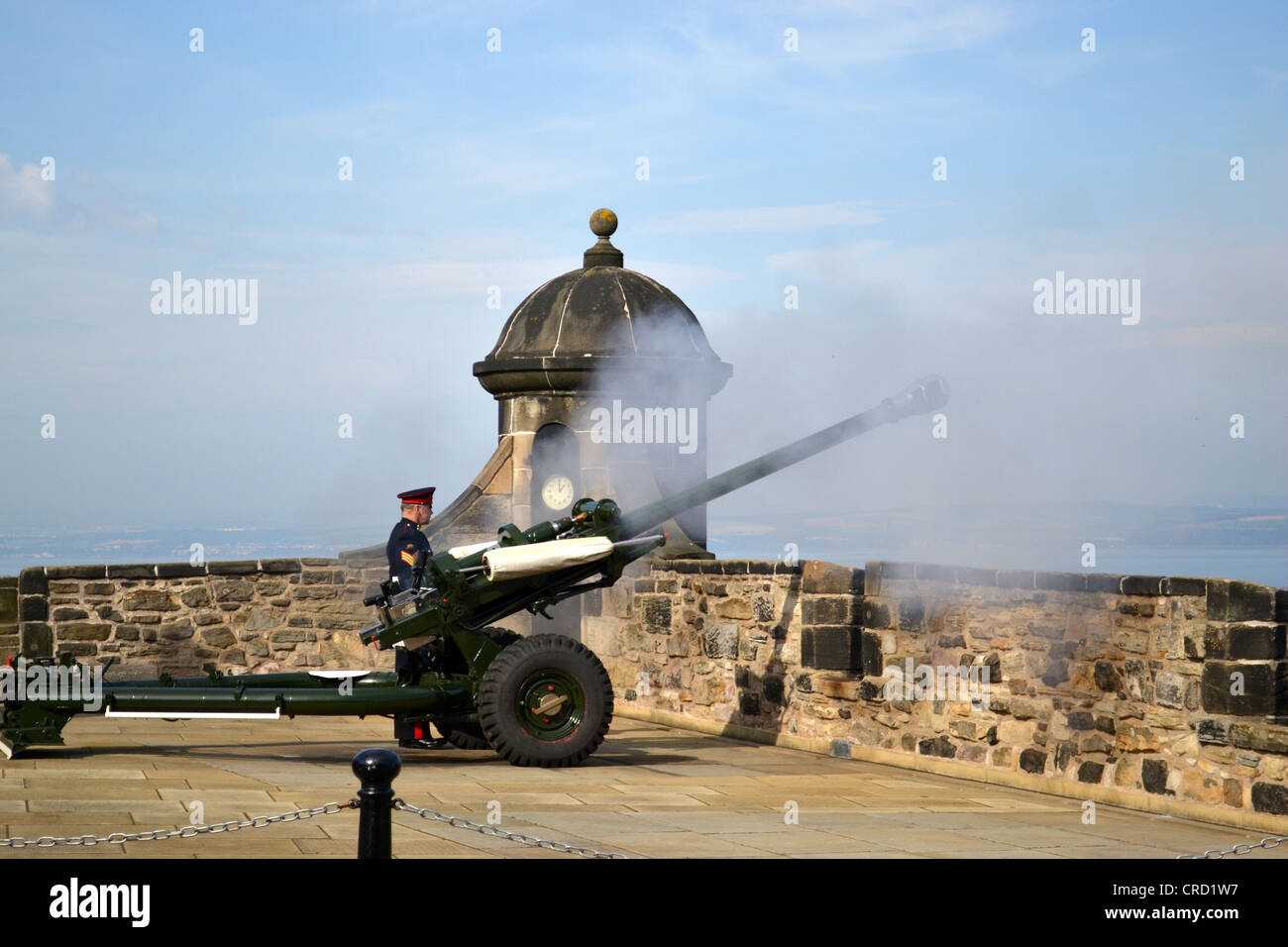 The One O Clock Gun Being Fired From Mill S Mount Battery Edinburgh Castle Stock Photo Alamy