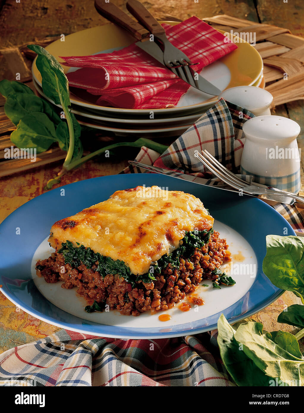 Yankee-style minced meat with scrambled eggs, spinach and cheese au gratin, USA. Stock Photo