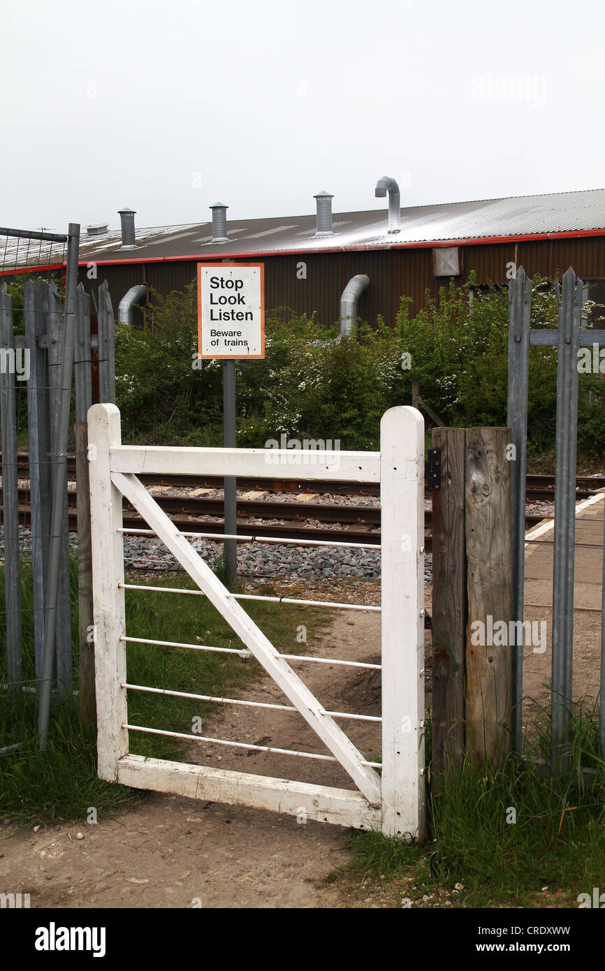 Unguarded Railway Crossing Sign High Resolution Stock Photography And Images Alamy Unguarded Railway Crossing Sign High Resolution Stock Photography And Images Alamy