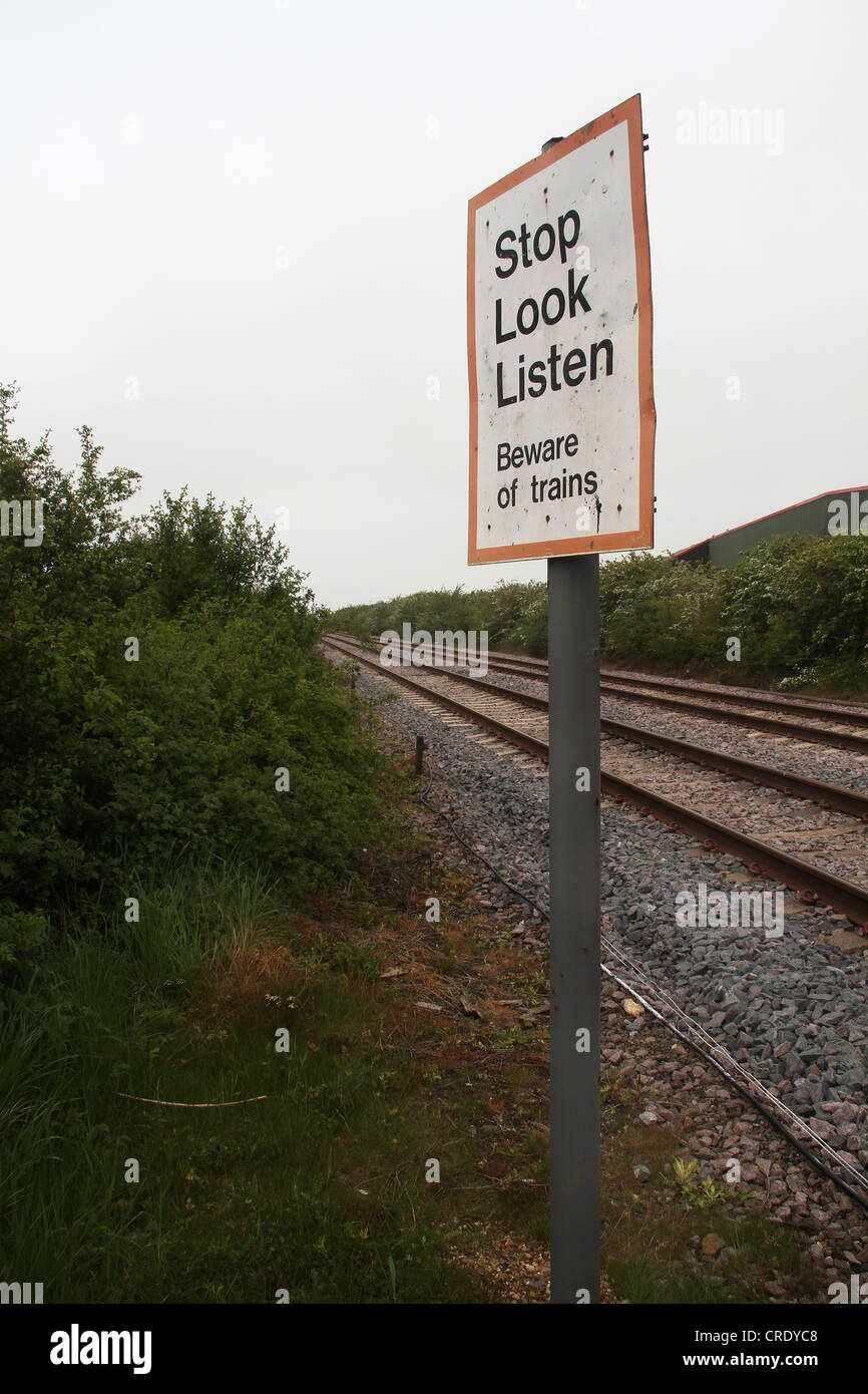 Unguarded Railway Crossing Sign High Resolution Stock Photography And Images Alamy Unguarded Railway Crossing Sign High Resolution Stock Photography And Images Alamy