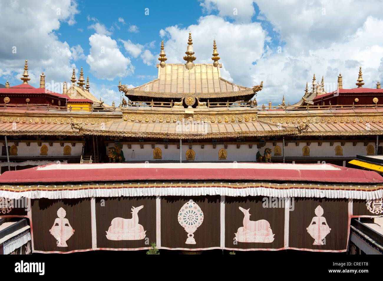 Tibetan Buddhism, emblems, golden roofs, Jokhang Temple, Lhasa, Ue-Tsang, Central Tibet, Tibet Autonomous Region, Himalaya Range Stock Photo