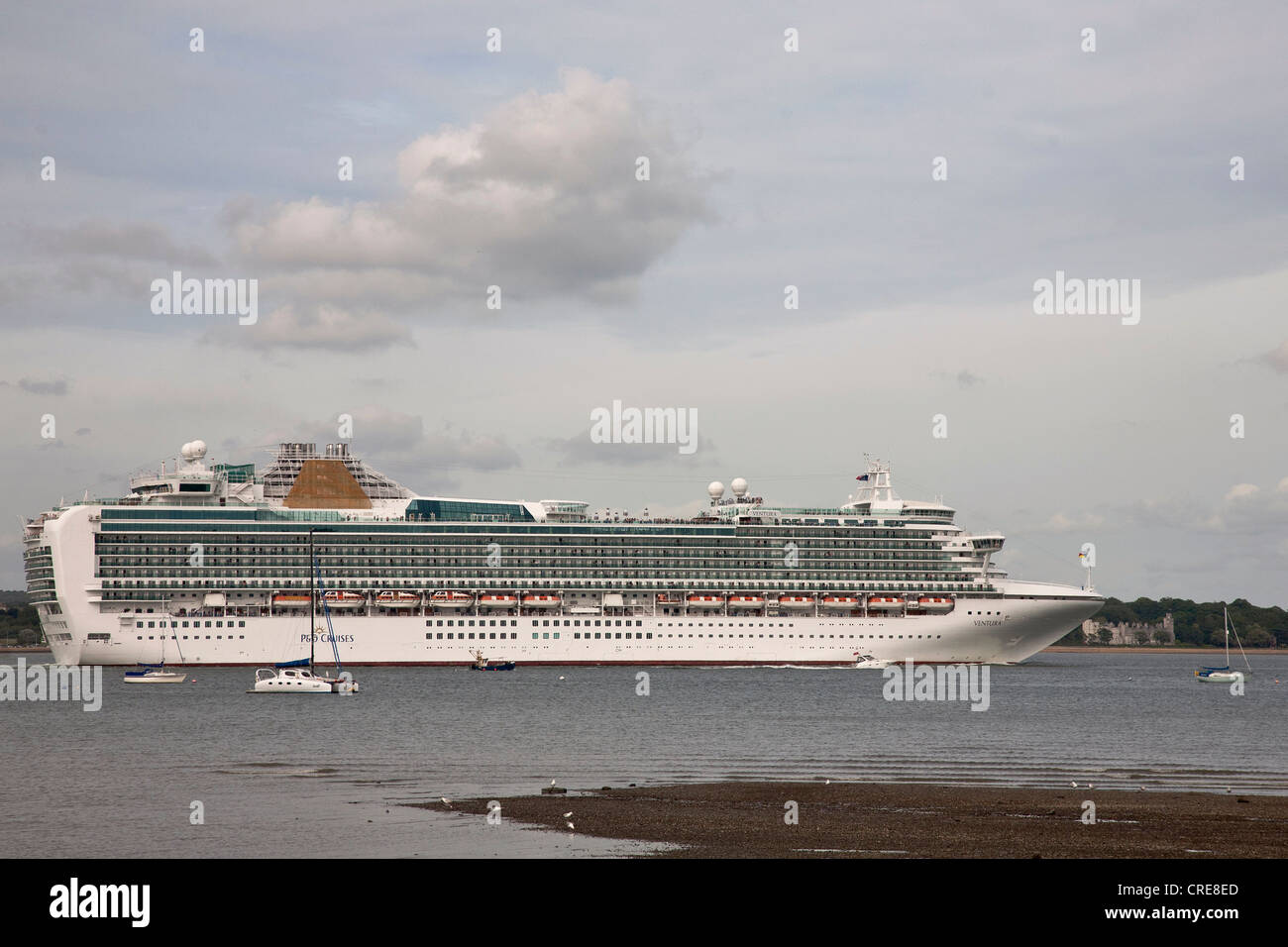P&O Cruise ship Ventura leaving Southampton Stock Photo