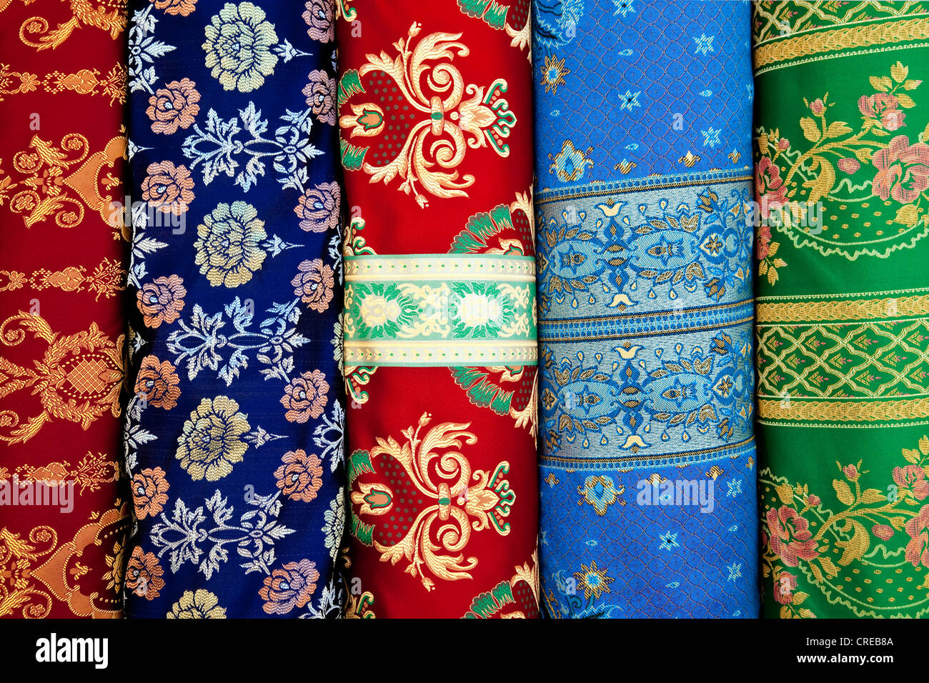 Colourful moroccan fabrics hi-res stock photography and images - Alamy