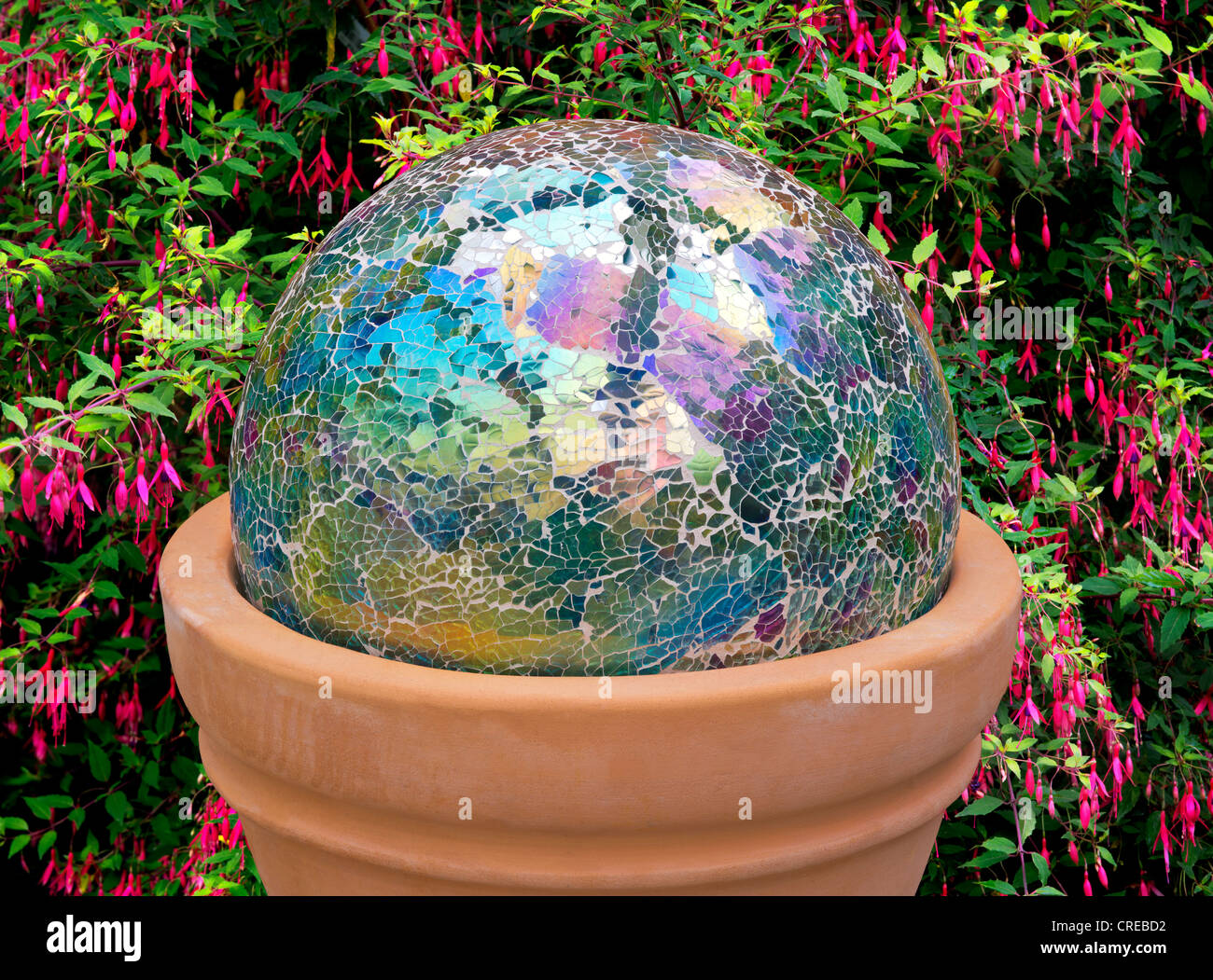 Mosaic glass gazing ball garden feature. Oregon Stock Photo Alamy