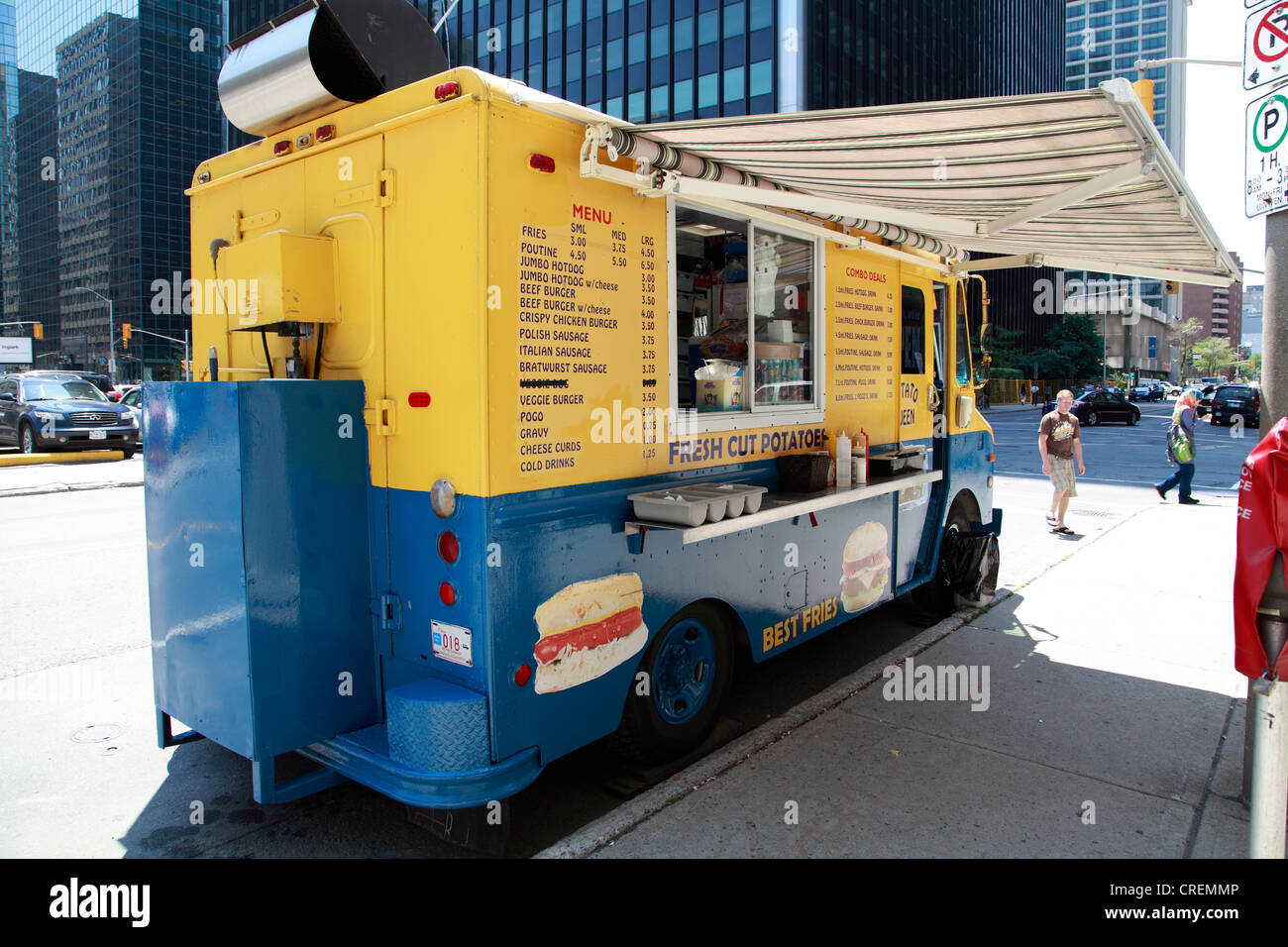 Chip Truck On The Street In Ottawa Canada Serving A Wide Variety Of Fast Food Stock Photo
