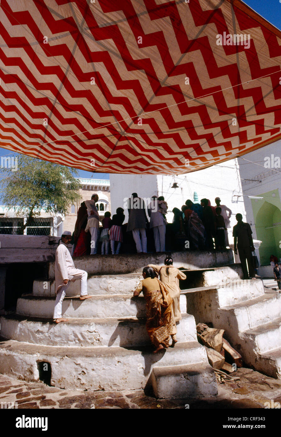 Ajmer India Dargah Tomb Of Sufi Saint Kwaga Muinud Din Chrishti Muslim Pilgrims Stock Photo