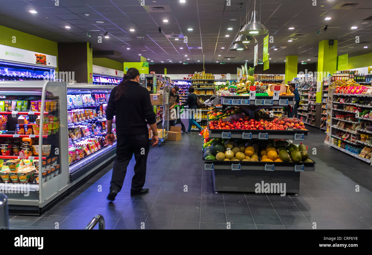 Carrefour supermarket france hi-res stock photography and images - Alamy