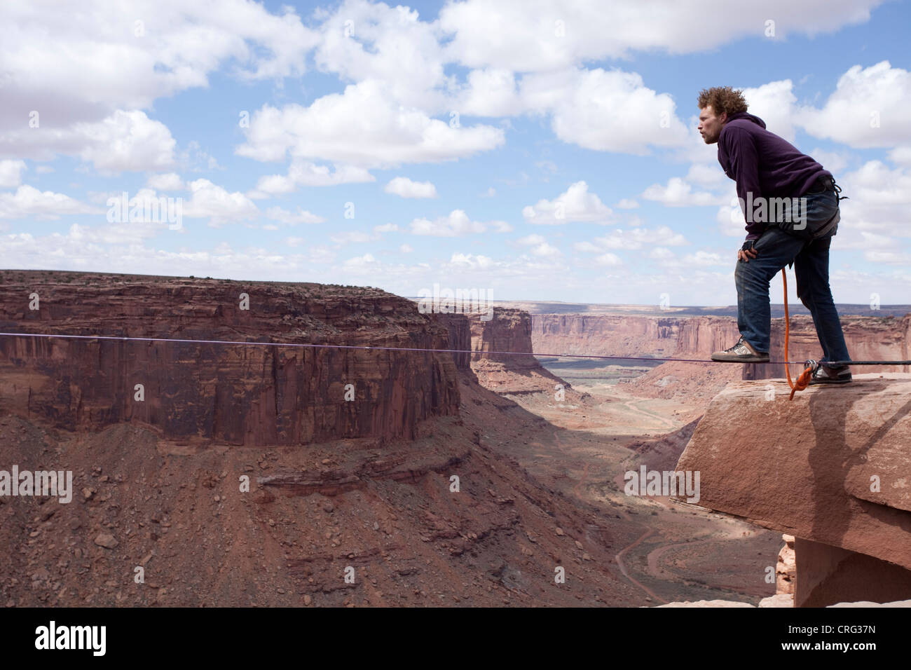 Andy Lewis highlining at the Fruit Bowl in Moab, Utah Stock Photo Alamy