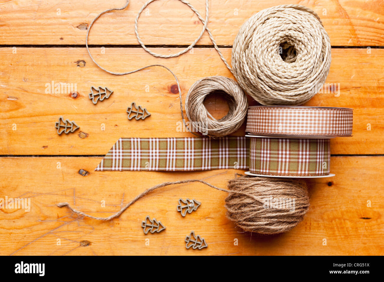 String shape hi-res stock photography and images - Alamy