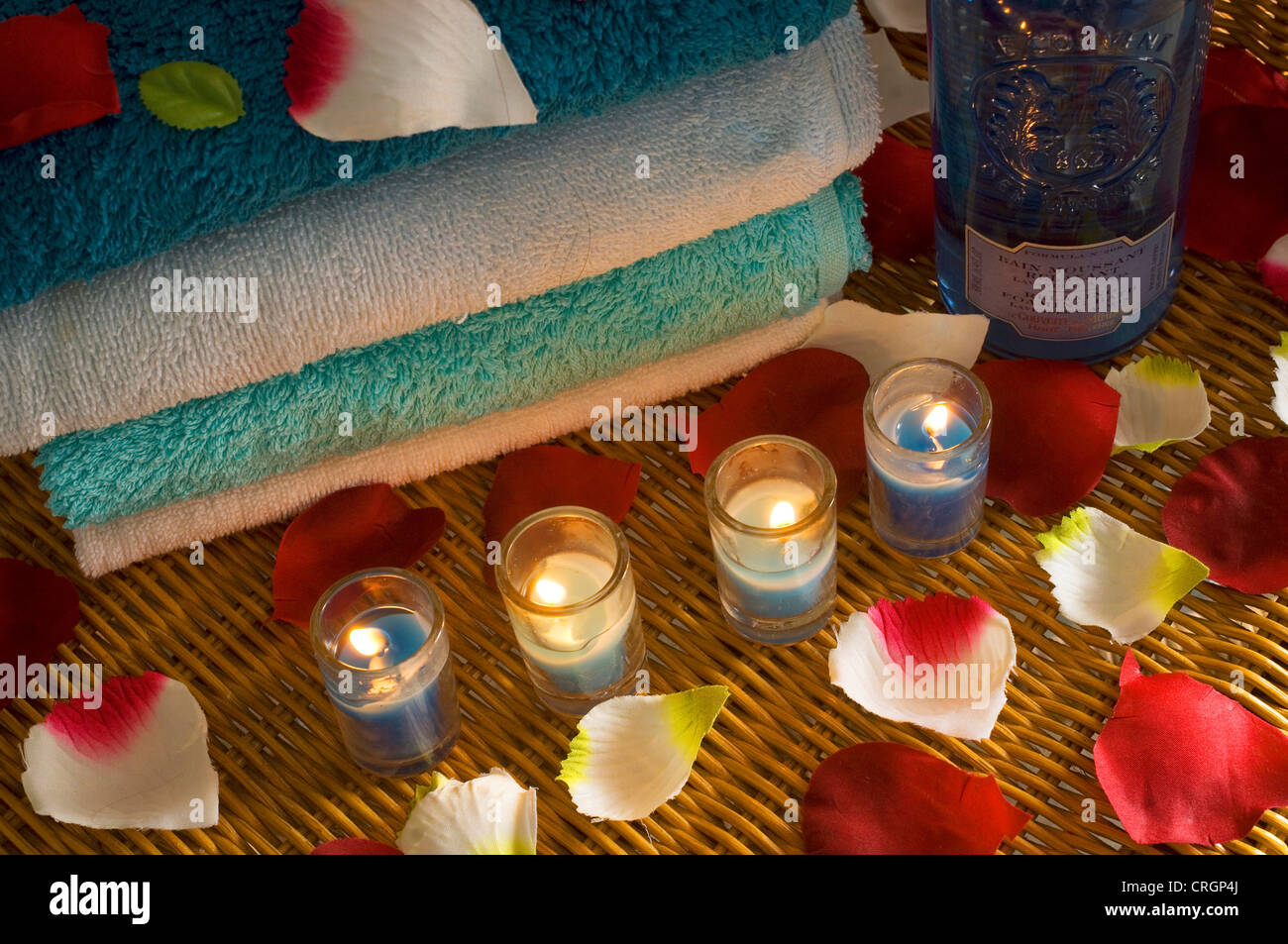 Candle lights hires stock photography and images Alamy