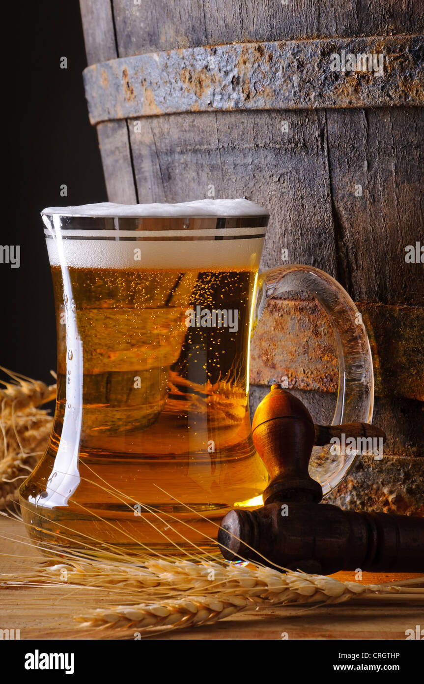 Barrel beer pint hi-res stock photography and images - Alamy