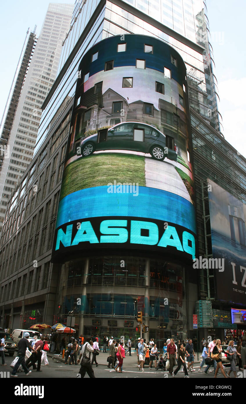 people in front of Nasdaq, USA, New York (state), New York City Stock Photo