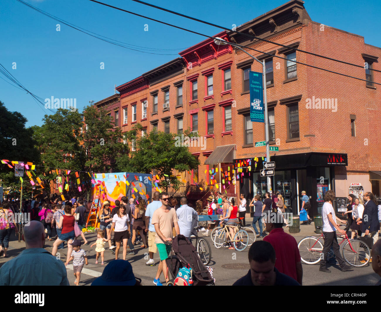 Giant canopies hires stock photography and images Alamy