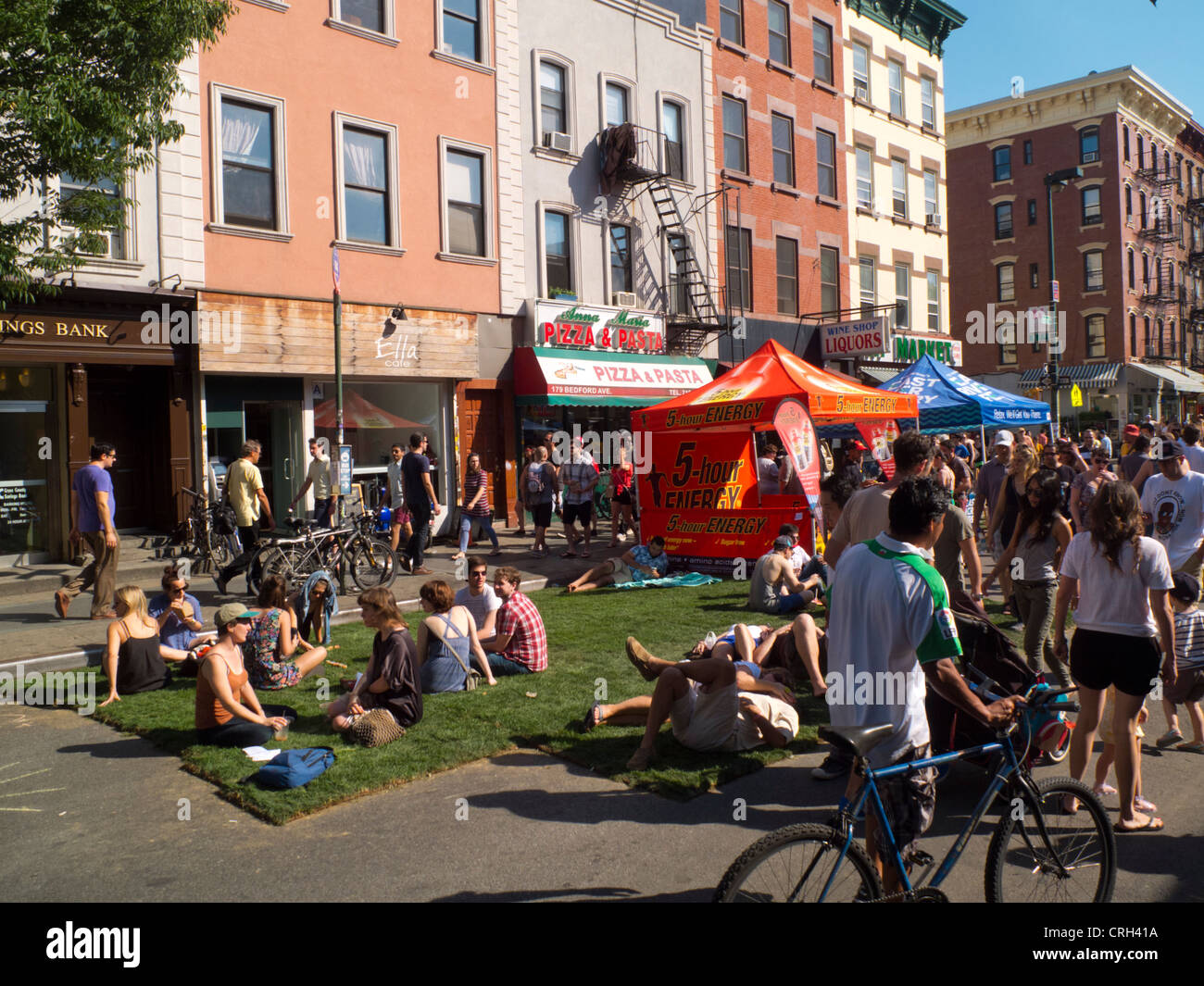 Williamsburg summer street fair in Brooklyn NYC Stock Photo Alamy