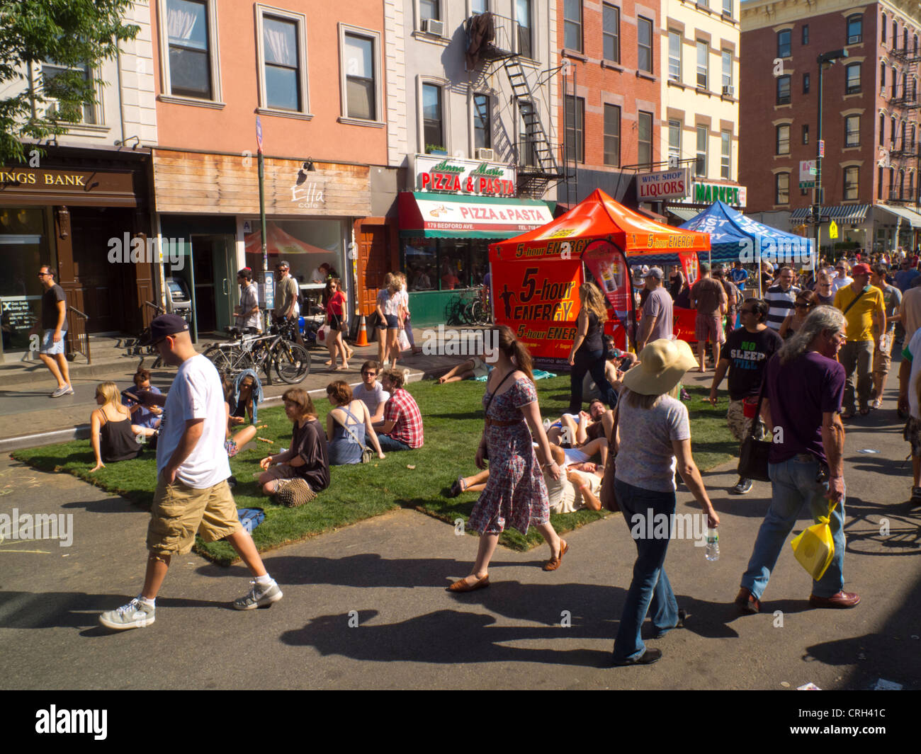 Williamsburg summer street fair in Brooklyn NYC Stock Photo Alamy