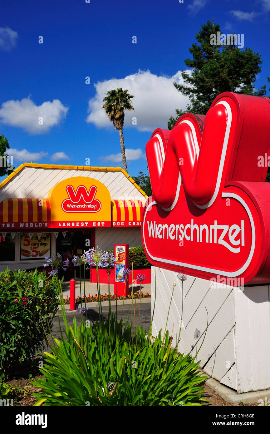 Wienerschnitzel the world's largest Hot Dog chain Stock Photo Alamy