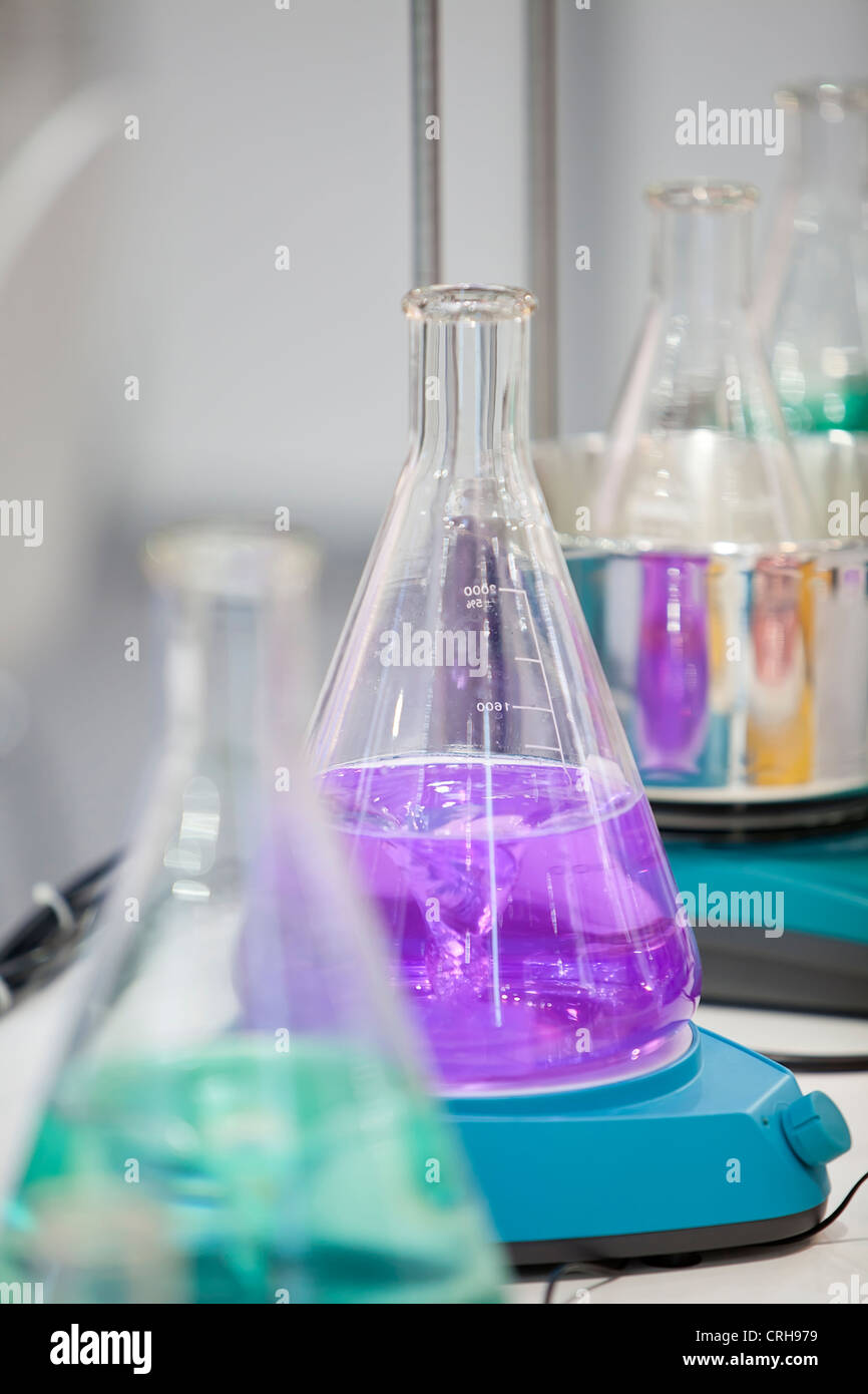 Gold laboratory hi-res stock photography and images - Alamy