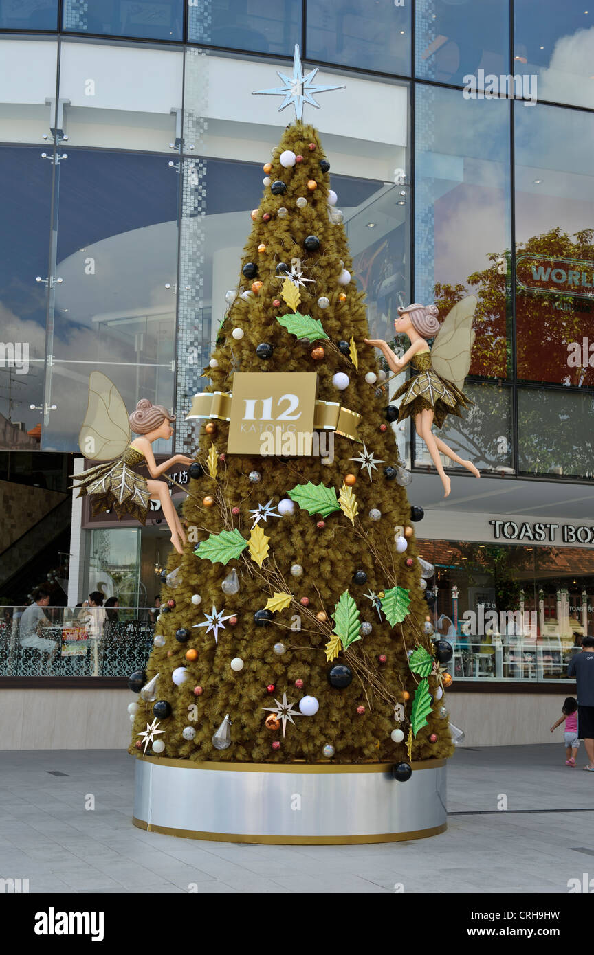 Christmas celebrations singapore hires stock photography and images