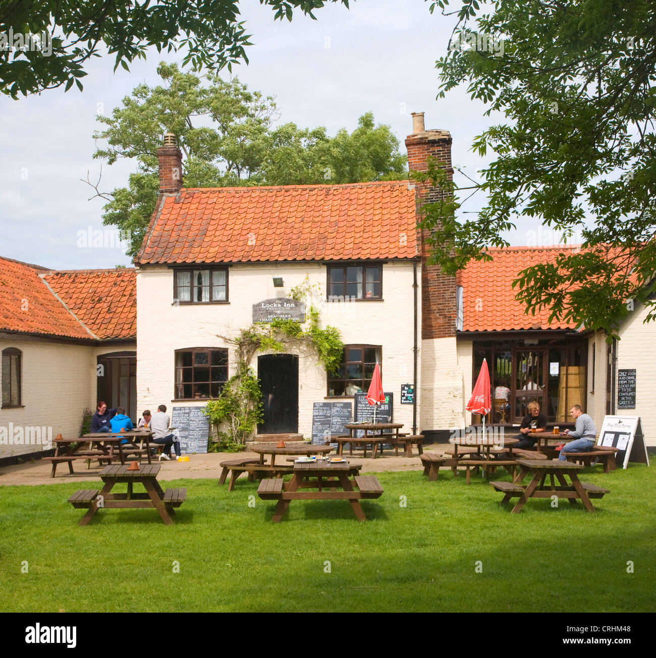 The Lock Inn Geldeston Lock Norfolk England Stock Photo Alamy