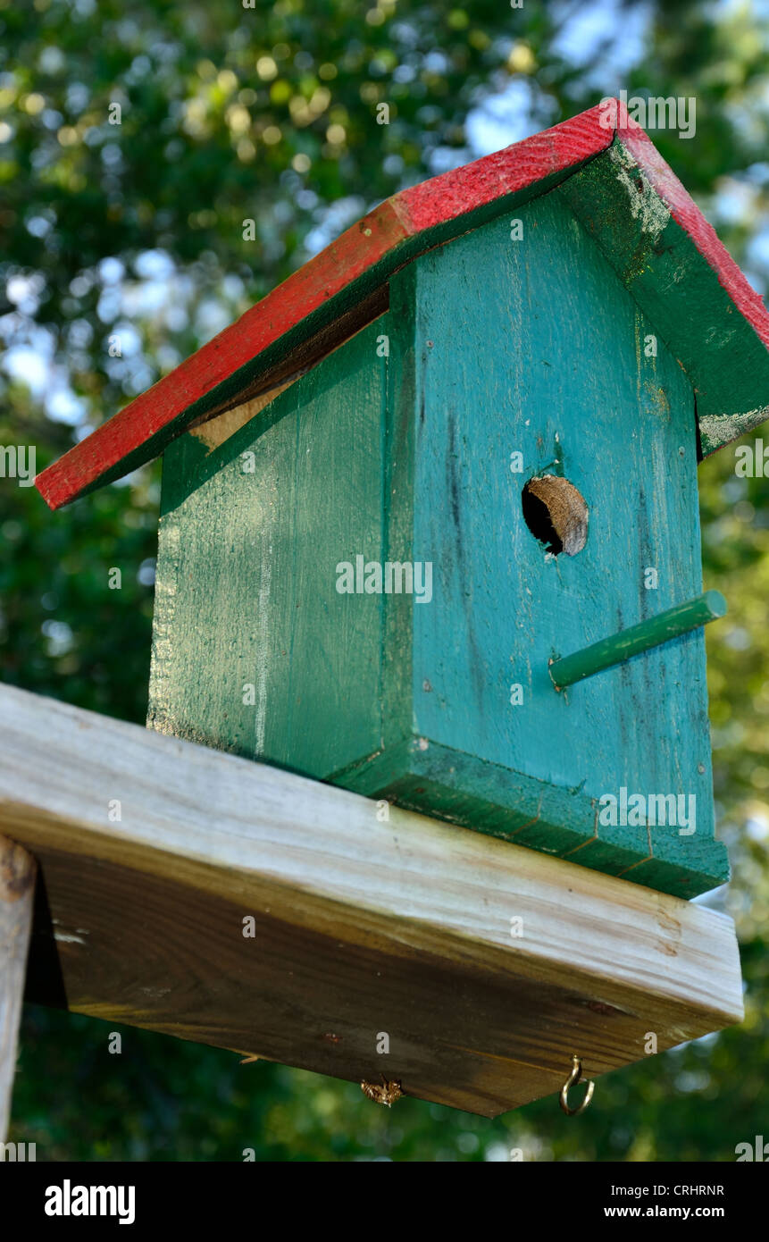 Purple martin birdhouse hires stock photography and images Alamy