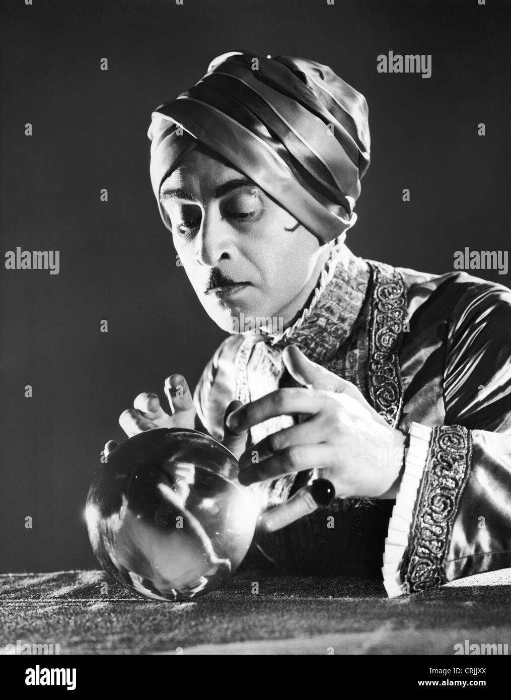 Fortune teller vintage hires stock photography and images Alamy