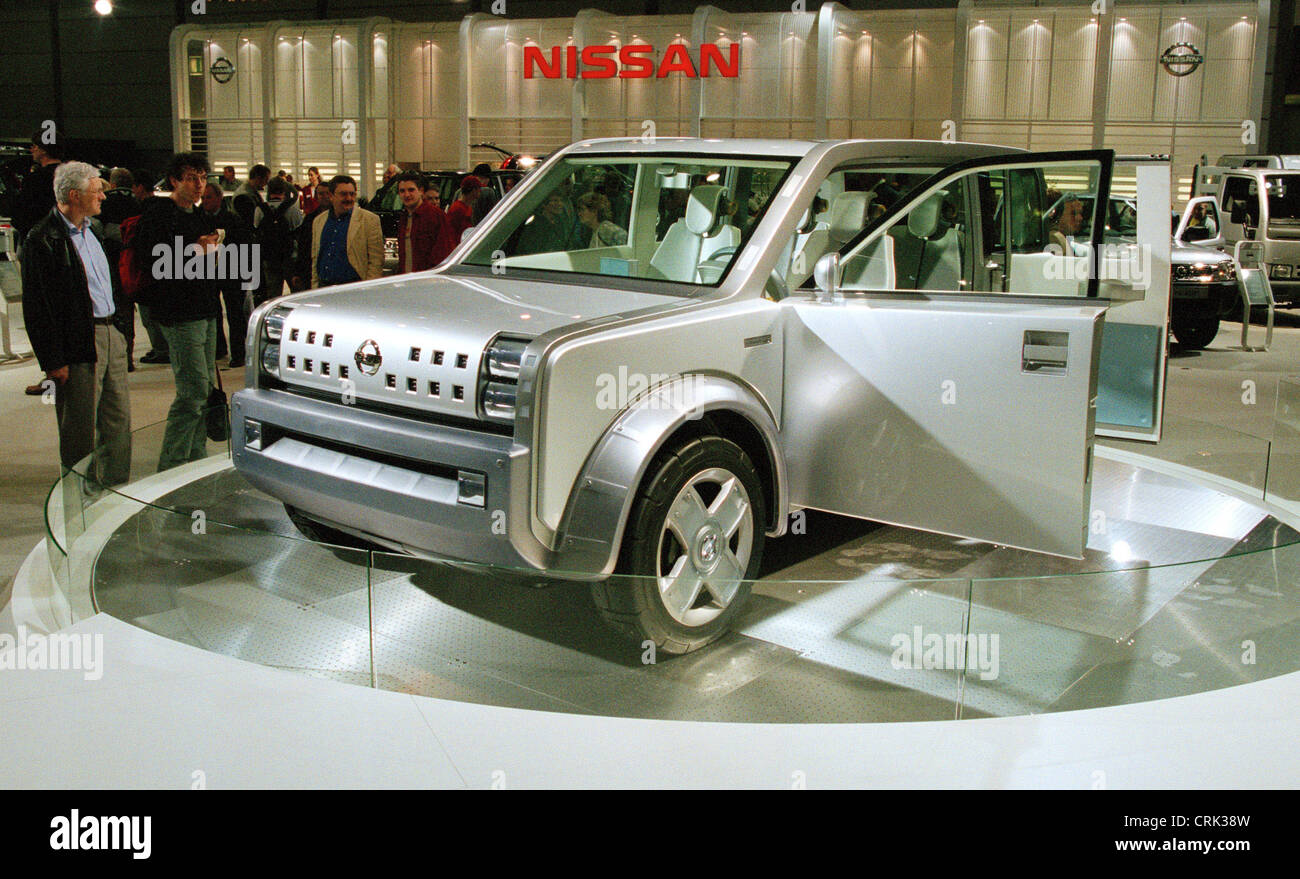 Presentation of the vehicle model from Nissan Yanya Stock Photo