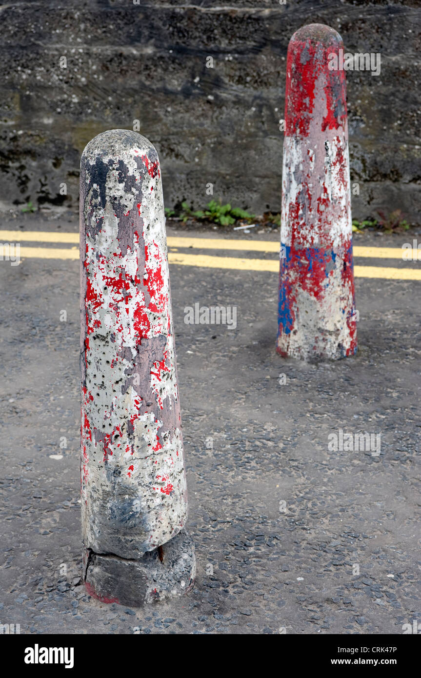 Traffic bollards painted in loyalist colours, Larne, County Antrim. Stock Photo