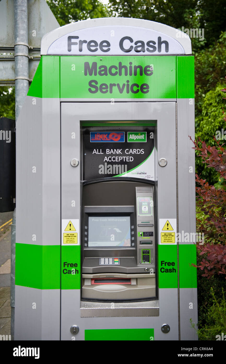 Atm withdrawal uk hi-res stock photography and images - Page 5 - Alamy