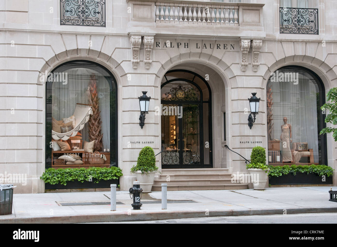 Ralph Lauren store at the junction of Madison Avenue & East 72nd Stock  Photo - Alamy