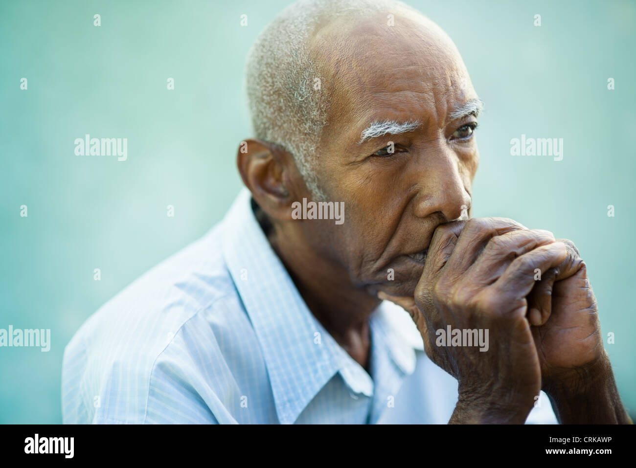 Senior man in black shirt hi-res stock photography and images - Alamy