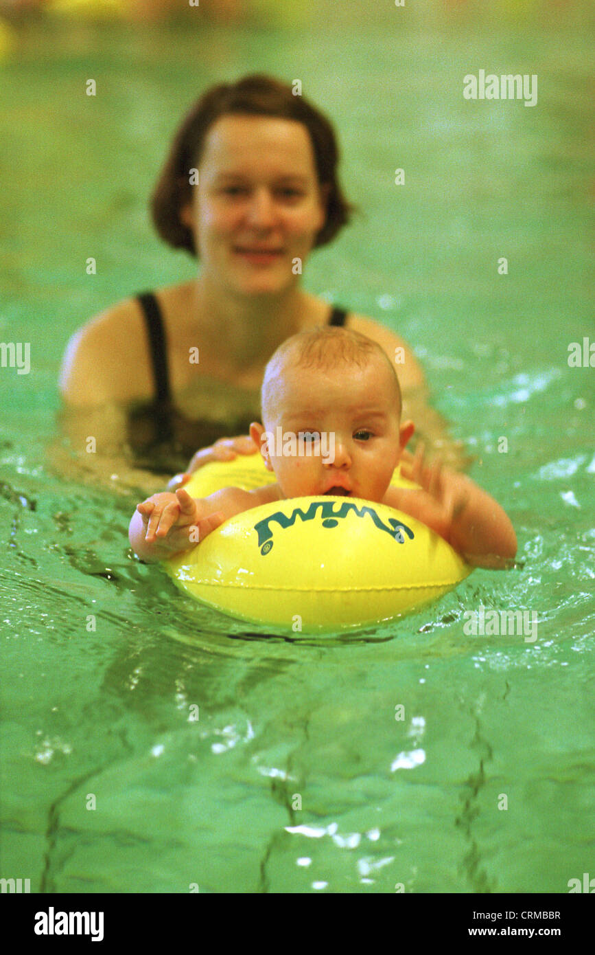 Mother and child in baby swimming, Berlin Stock Photo Alamy