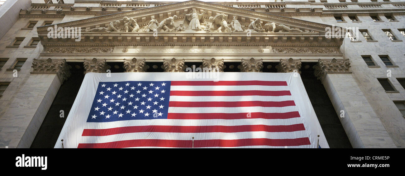 Panoramic wall street new york hi-res stock photography and images - Alamy