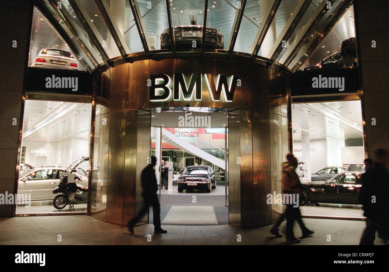 Bmw Group Ag Ausstellungsgebaeude In Berlin At Night Stock Photo