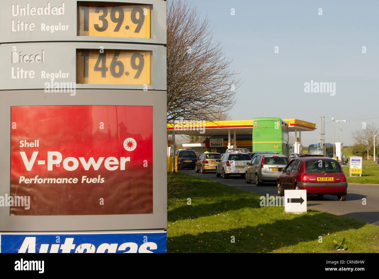Cars queued for fuel during proposed tanker driver strike panic buying, Hayle, Cornwall Stock Photo