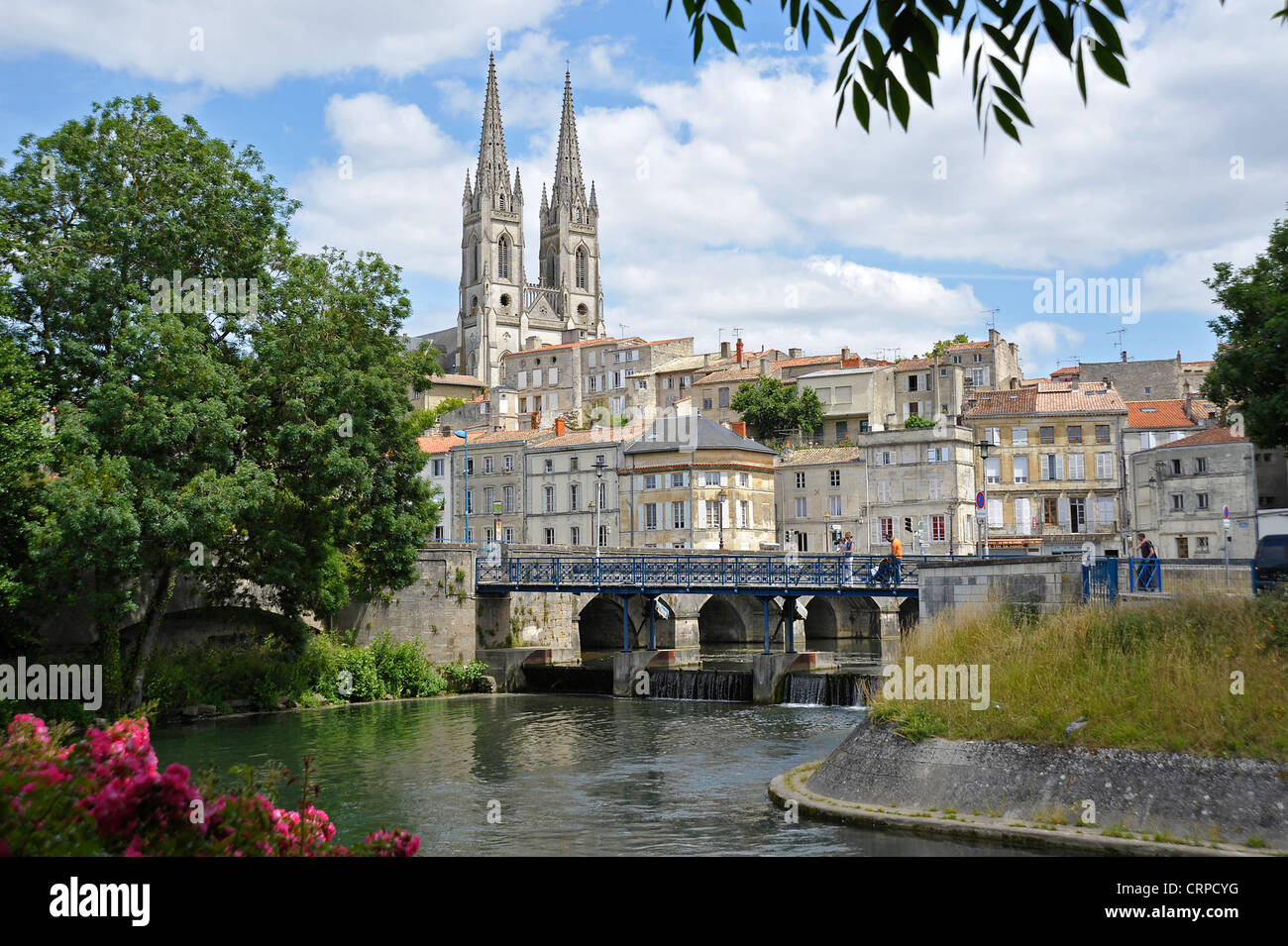 Riverside view at Niort Town in the Deuxsevres, France Stock Photo Alamy