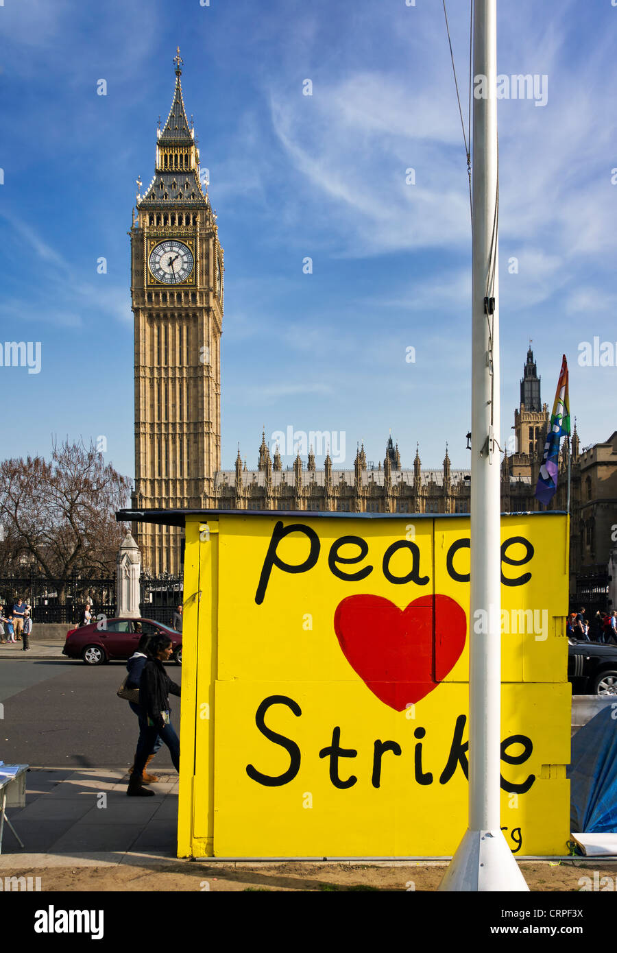 Peace Protesters opposite Big Ben and the Houses of Parliament. Stock Photo