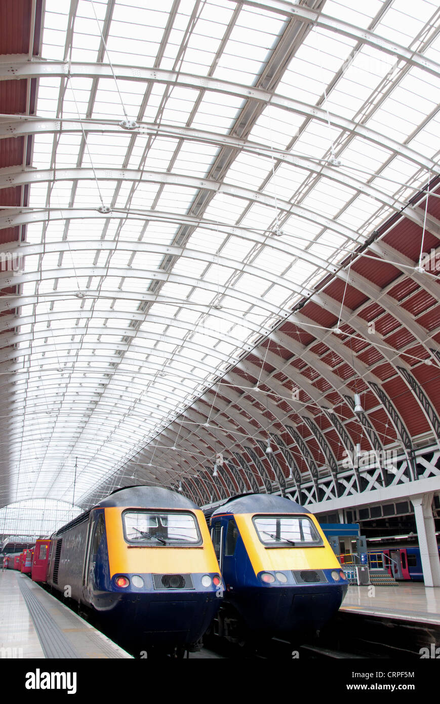 Paddington train station tracks hires stock photography and images Alamy