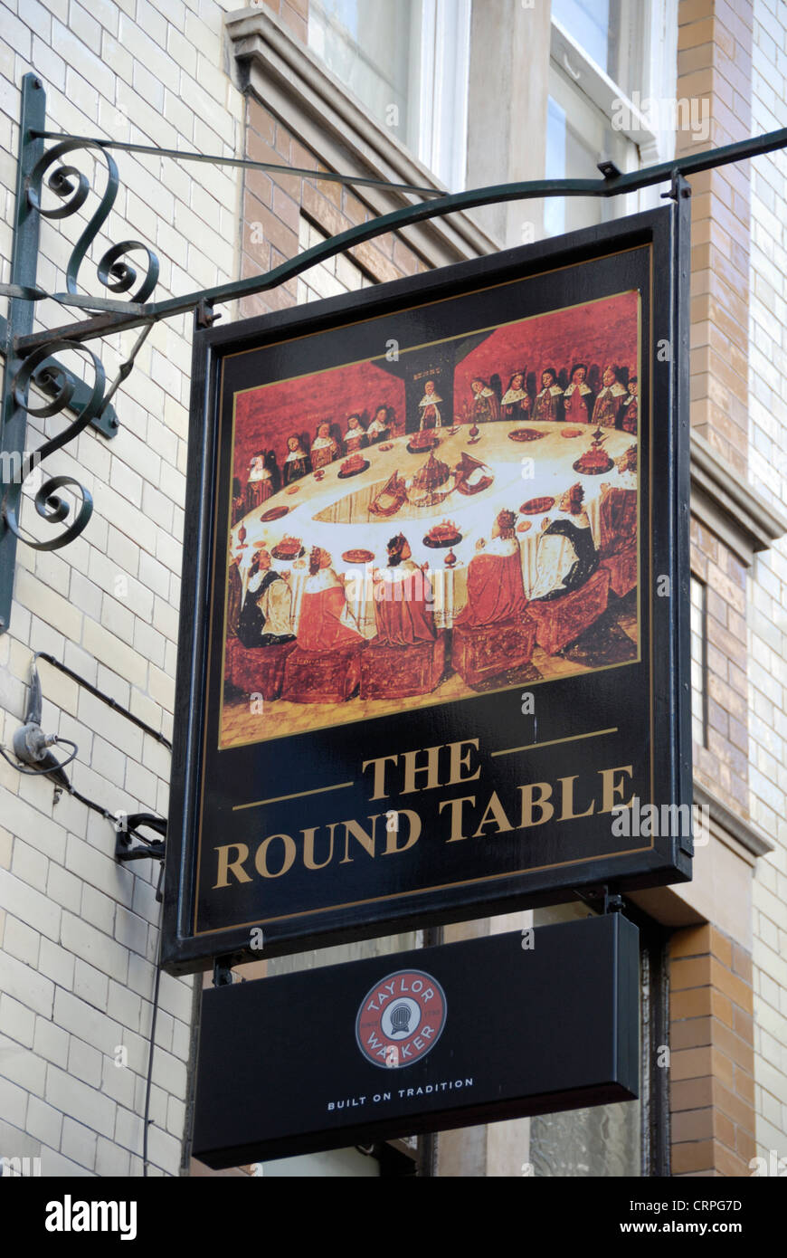 Round table hi-res stock photography and images - Alamy