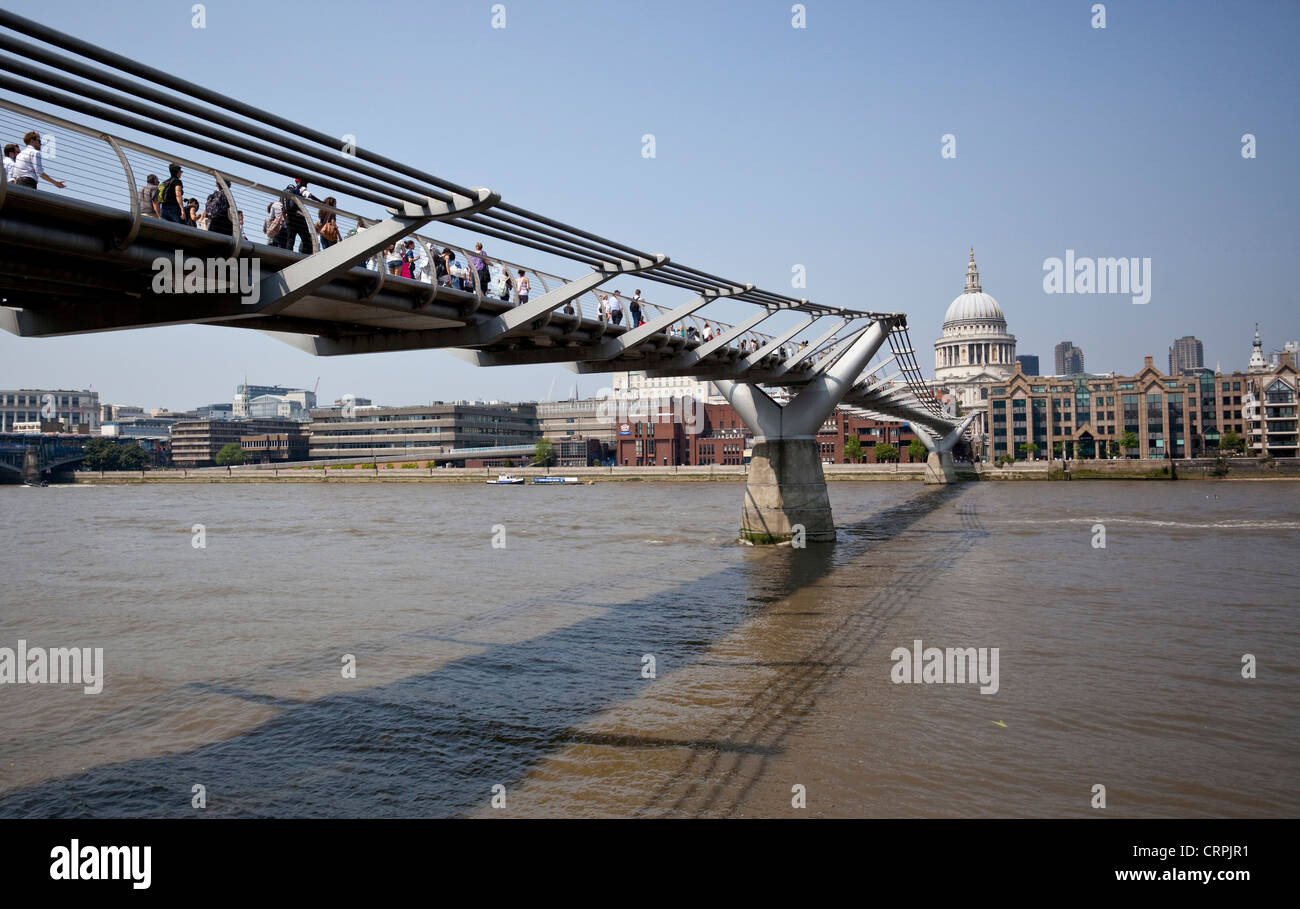 Millenium Pedestrian Bridge, London, England, UK Stock Photo