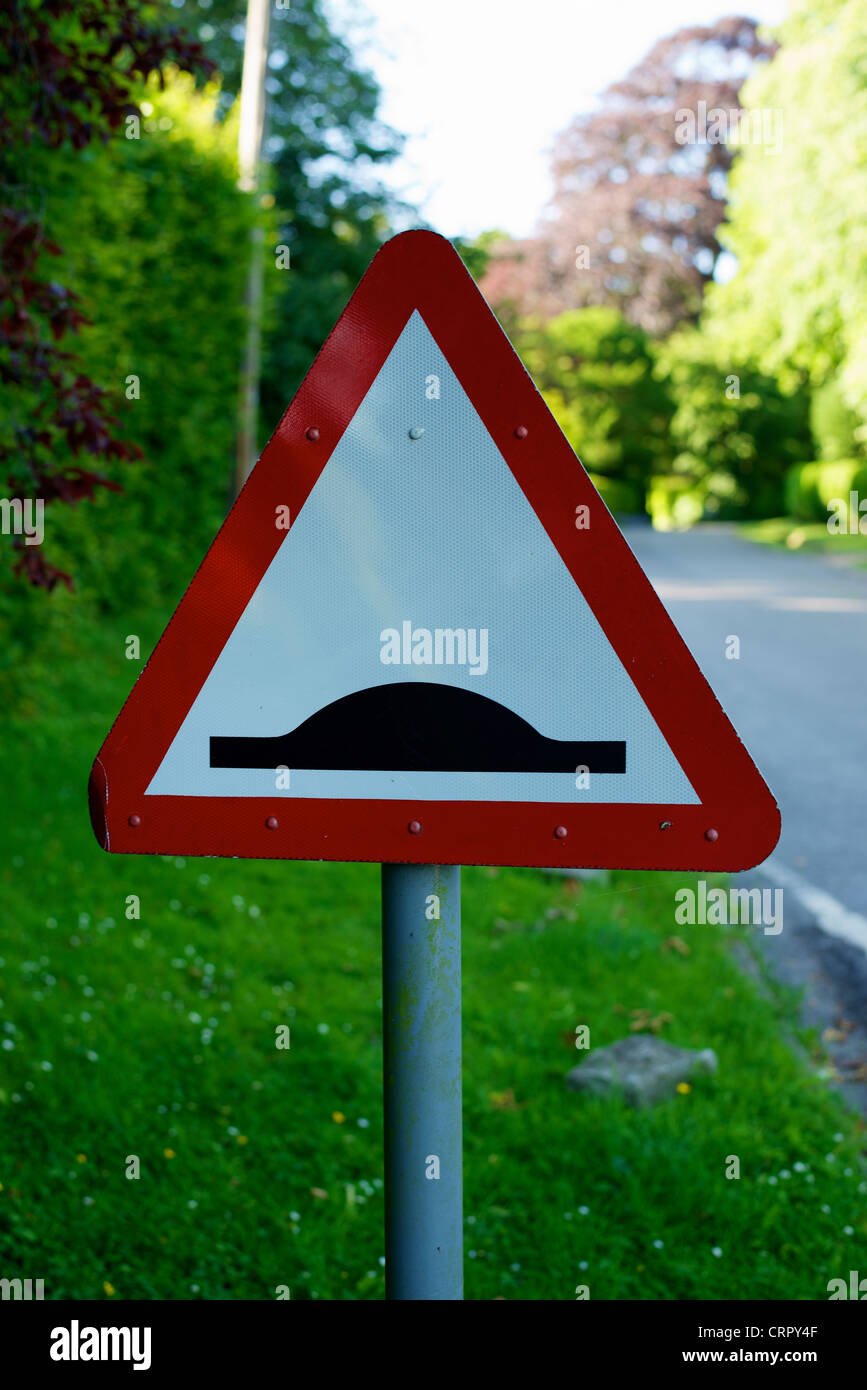 Uneven Road Sign High Resolution Stock Photography And Images Alamy