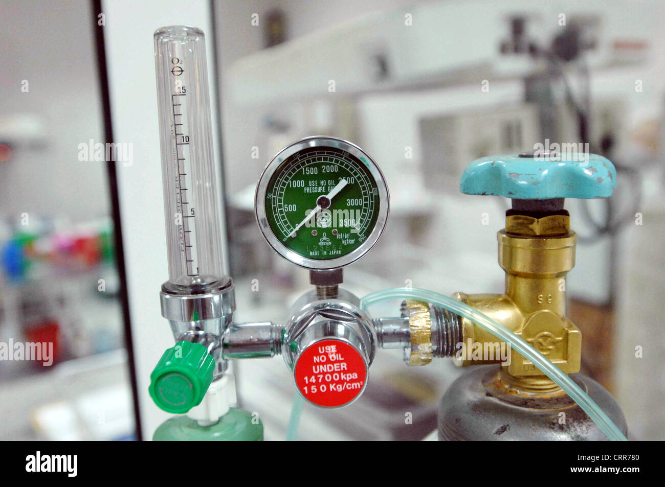 Canister oxygen hires stock photography and images Alamy